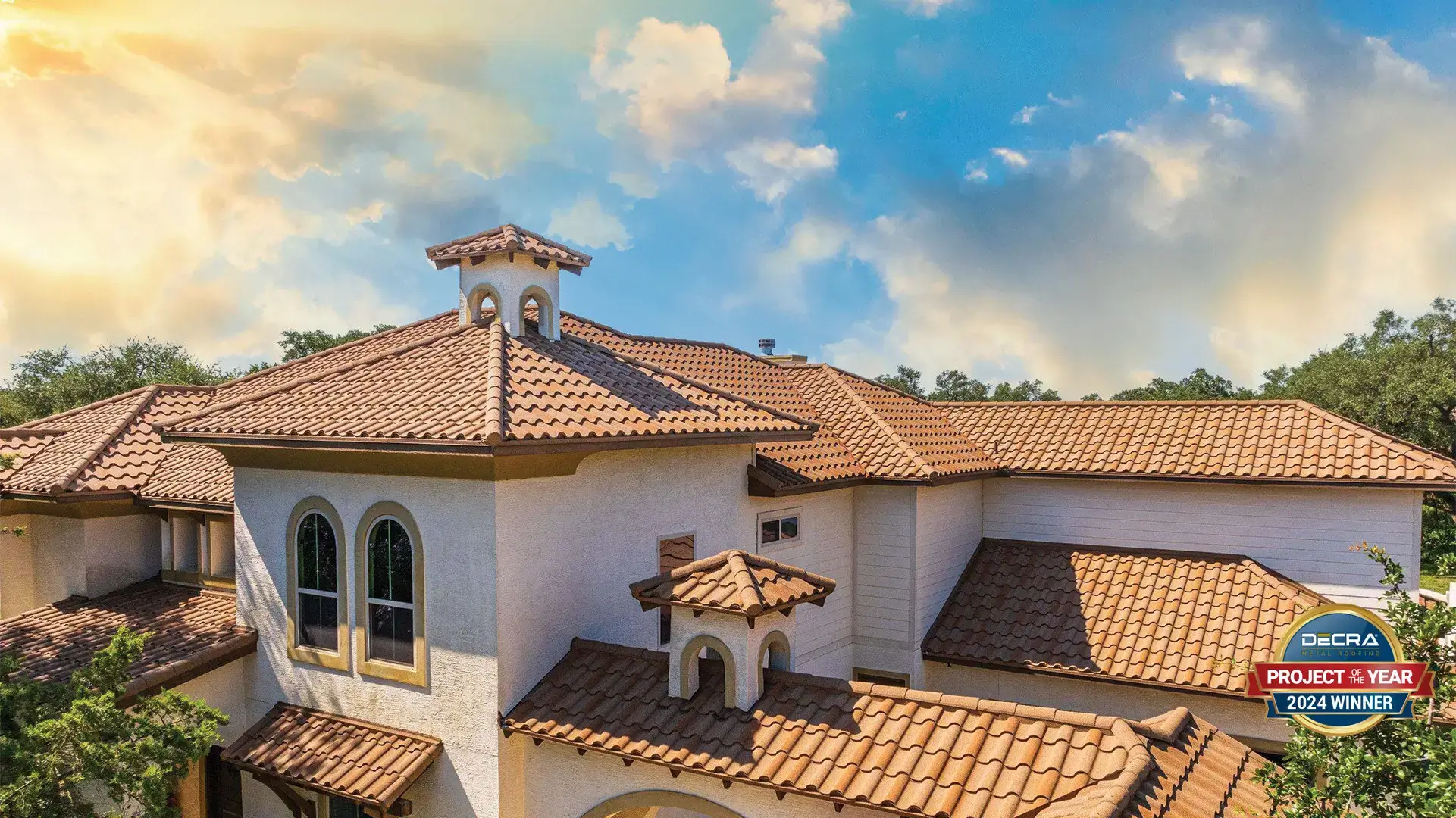 Home 2 decra metal roofing web villa tile hero poty 1 1